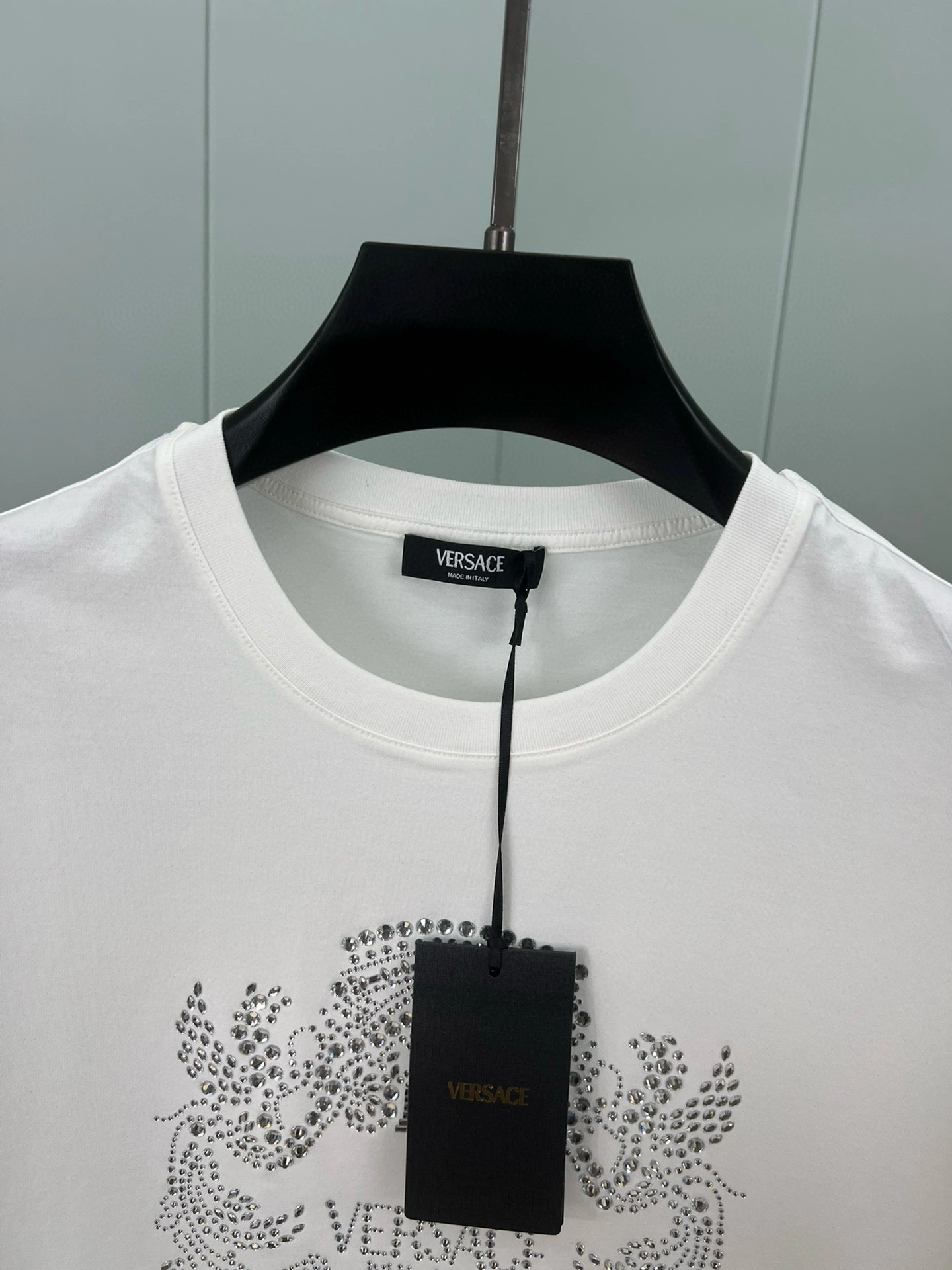 wg.luxury- V5rs135 Crest logo 3Colour item:E-F409A0407-3